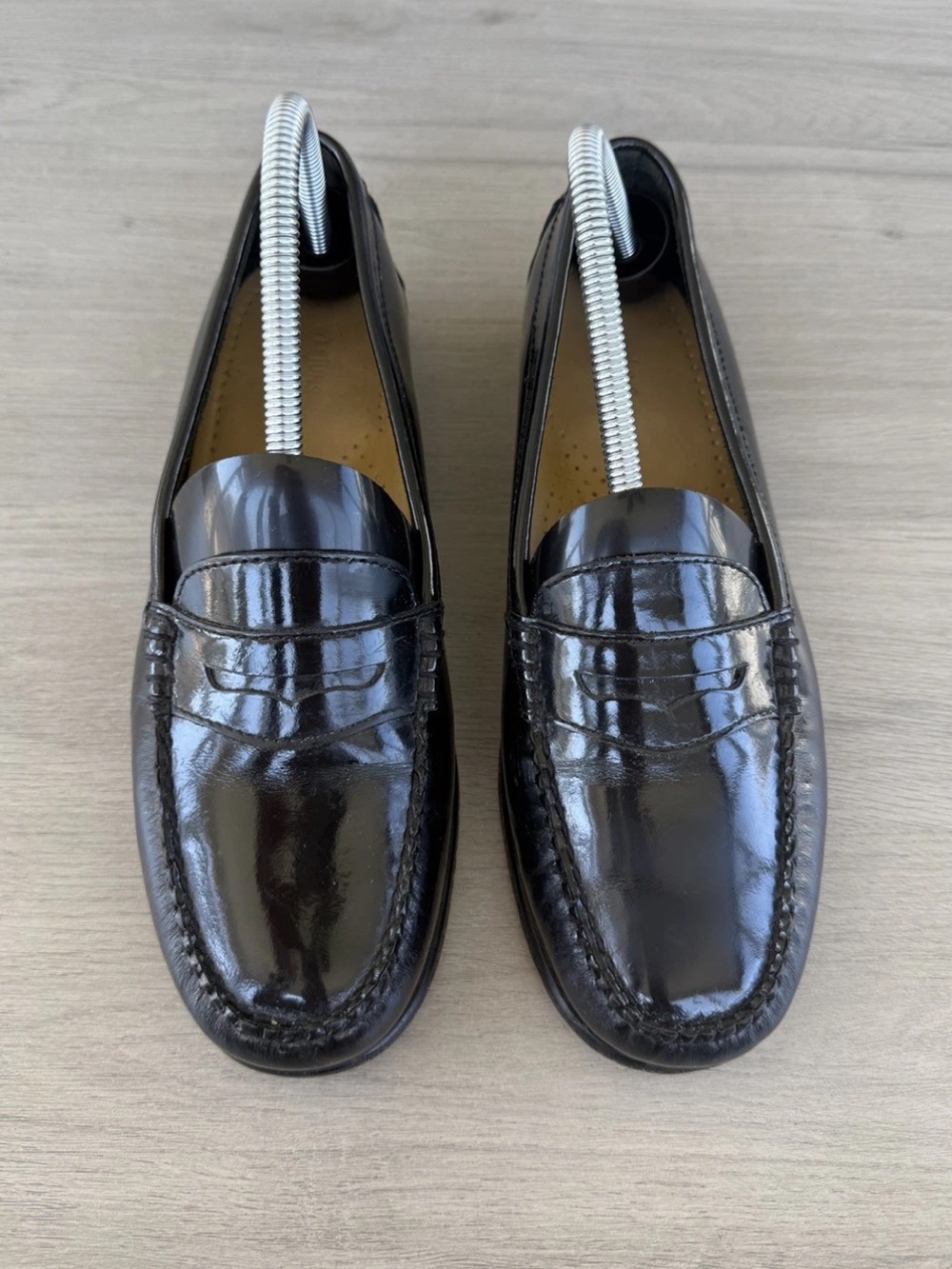 G.H. Bass & Co Weejuns Penny Loafers Flats Women’s Size 9 Black Patent Shoes EUC
